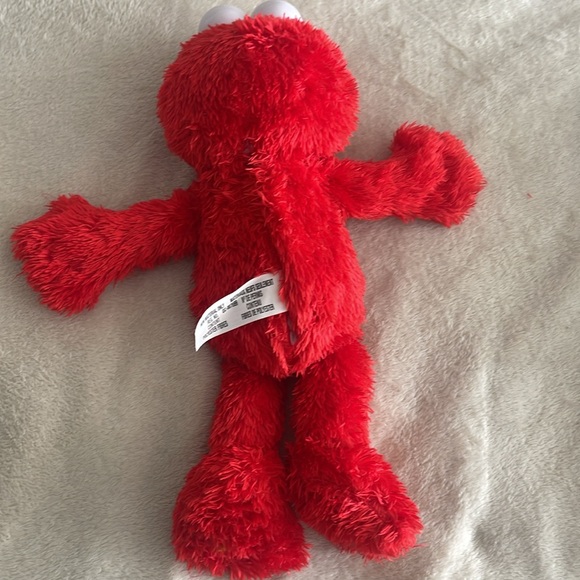 Elmo plush with laughing sound - Picture 3 of 3